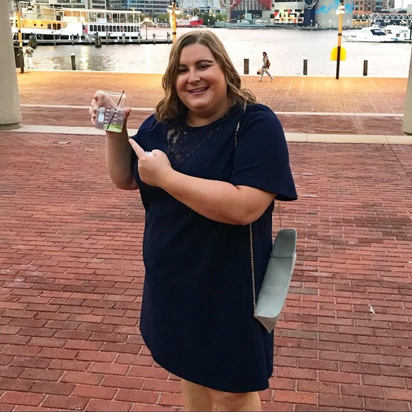 Profile Picture of Elizabeth Parolski (@eaparolski) on Poshmark