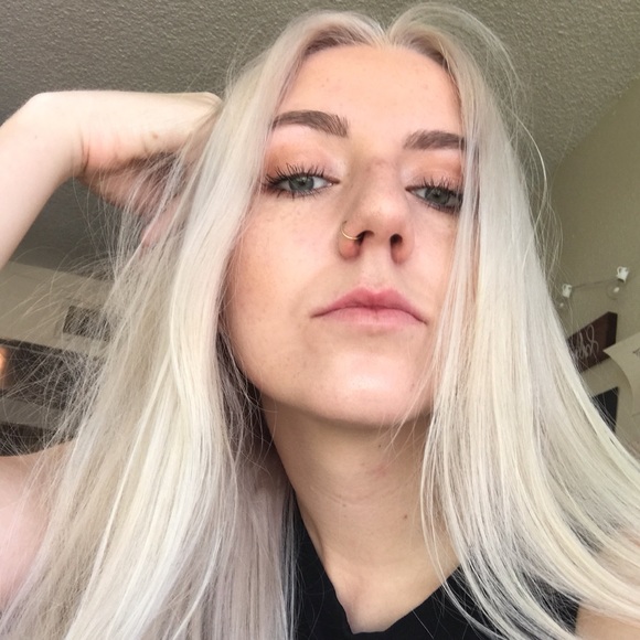 Profile Picture of Danielle Brimmage (@dbrimmage) on Poshmark