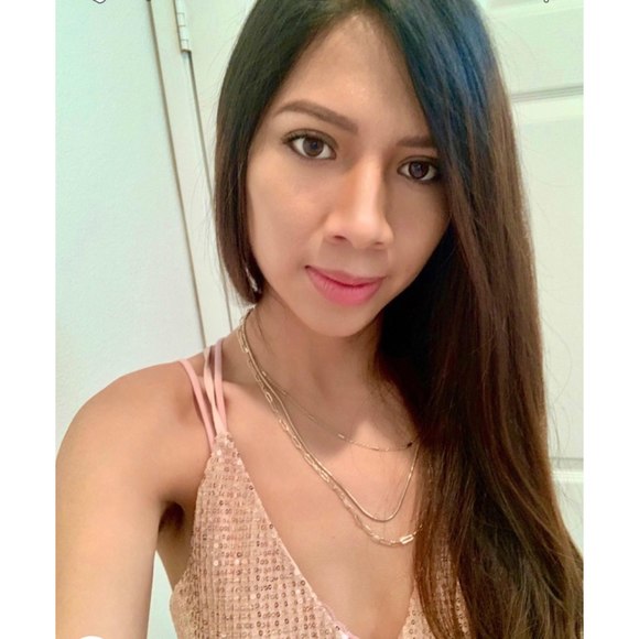 Profile Picture of Cecilia Evangelista (@cecieb94) on Poshmark