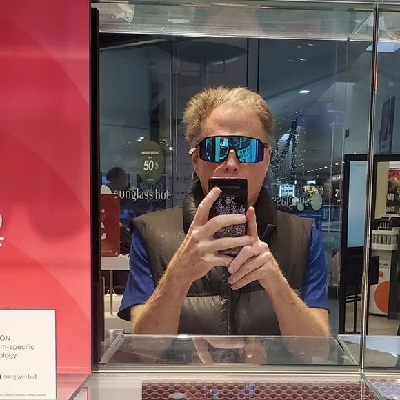 Profile Picture of Todd Hendricks (@saxophonist1956) on Poshmark