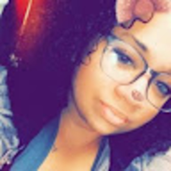 Profile Picture of Janette Morgan (@janette_morgan) on Poshmark