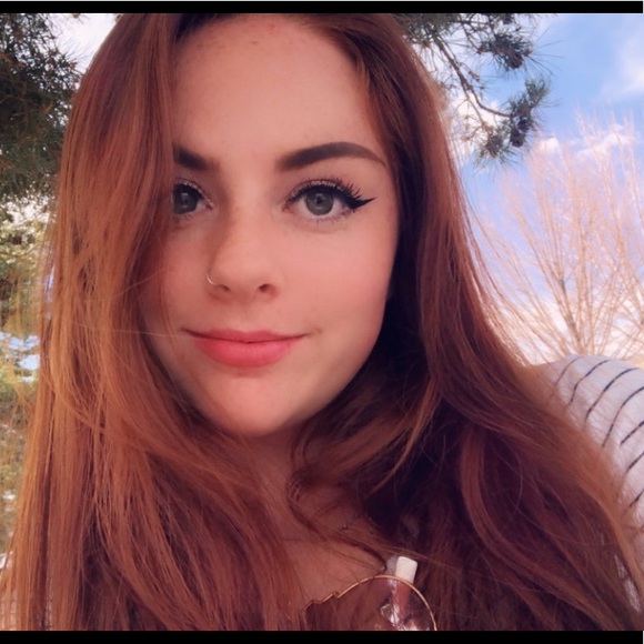 Profile Picture of Kayla Krusemark (@kkrusemark) on Poshmark