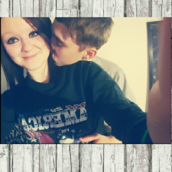 Profile Picture of Tara Dubach (@taradawnhassell) on Poshmark