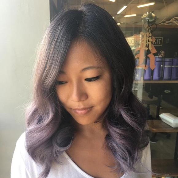 Profile Picture of Tina Zeng (@tinur09) on Poshmark