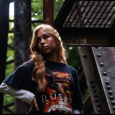 Profile Picture of Savannah Riddle (@savannahrriddle) on Twitter