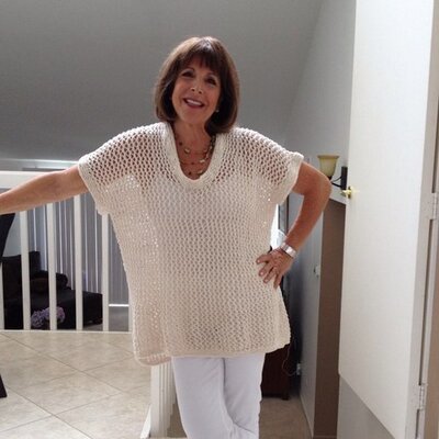 Profile Picture of Lisa (@lisaglinsky) on Twitter