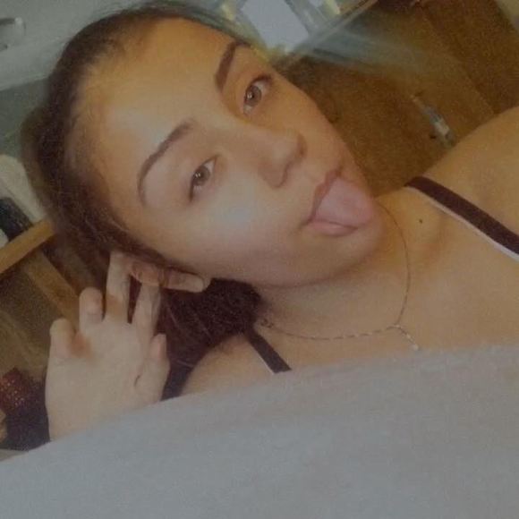 Profile Picture of Alexis Daling (@alexisssss1229) on Poshmark