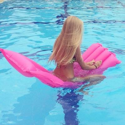 Profile Picture of Michelle Engquist (@notarnicolaran1) on Twitter