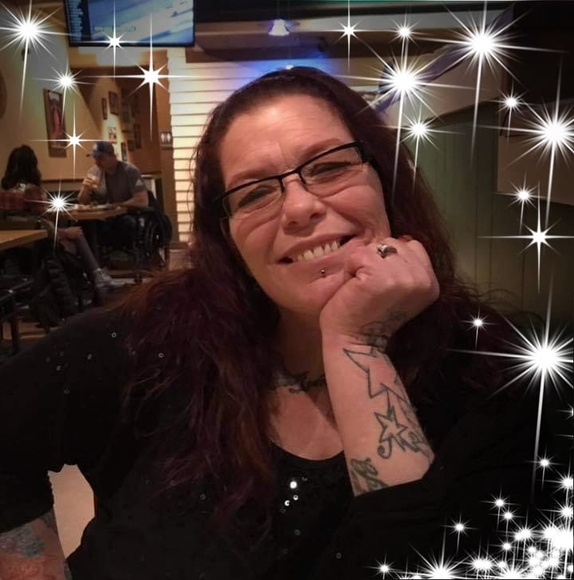 Profile Picture of Mandy Greenlee (@mandygreenle946) on Poshmark