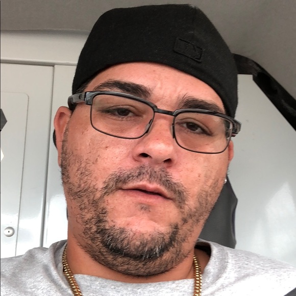 Profile Picture of Argelio Alayon (@asalayon3) on Poshmark