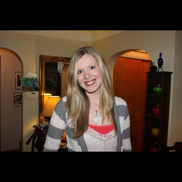 Lisa Moradi - Poshmark Profile Picture of Lisa Moradi (@emoradi01) on Poshmark