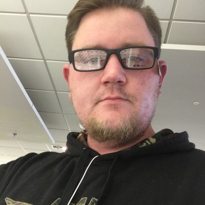 Profile Picture of Robert Shields (@rshields1985) on Twitter