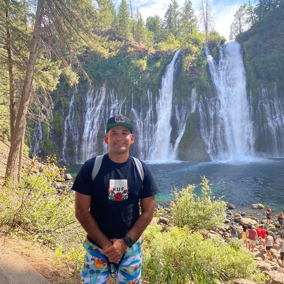 Profile Picture of Eric Robledo (@eric2386) on Poshmark