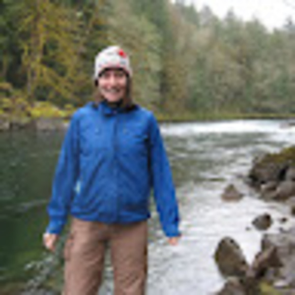 Profile Picture of Ellen Manderfield (@e_manderfield) on Poshmark