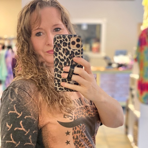 Profile Picture of Veronica Hughett (@veronicahughett) on Poshmark