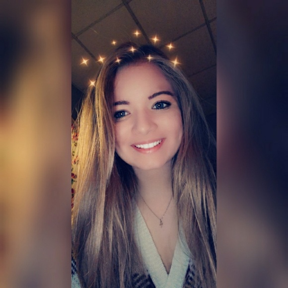 Profile Picture of Jordan Oleksa (@jordanoleksa22) on Poshmark