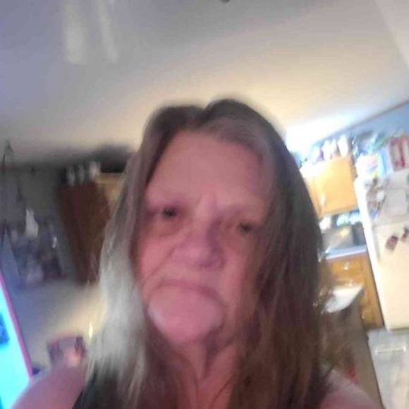 Profile Picture of Anna Hubley (@annahubley) on Poshmark