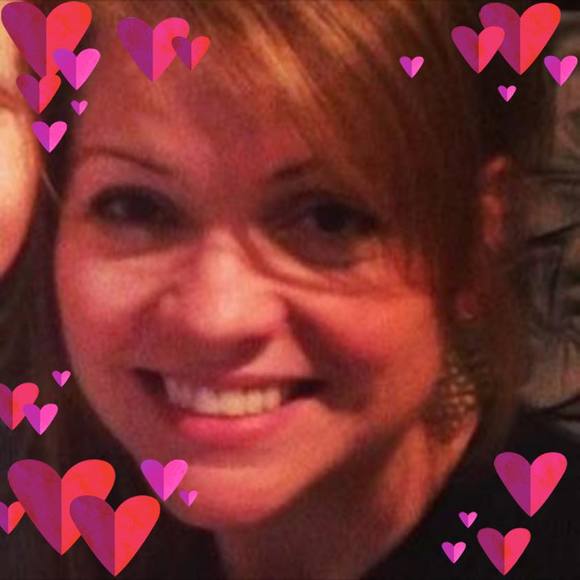 Profile Picture of Alice Fraley (@alicekfraley) on Poshmark