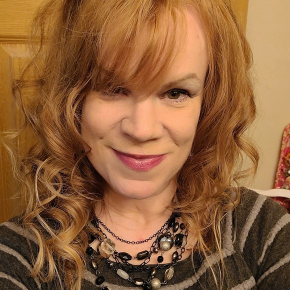 Profile Picture of Jerri Bowers-sikel (@jerrideelynn) on Poshmark