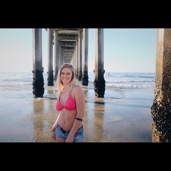 Profile Picture of Erika Stormoen (@erikaashley91) on Poshmark