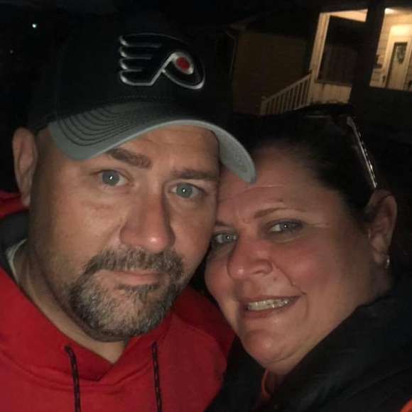 Profile Picture of Ron Bates (@ikkuss) on Poshmark