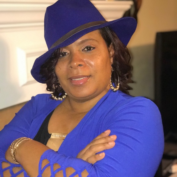 Profile Picture of Mitzi Terry (@fabnfeistyu) on Poshmark