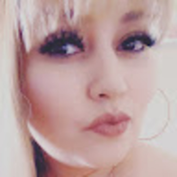 Profile Picture of Monique Campos (@moniqueisaiah) on Poshmark