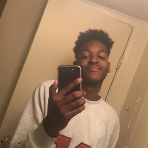 Profile Picture of Kevin Carroll (@dione99) on Poshmark