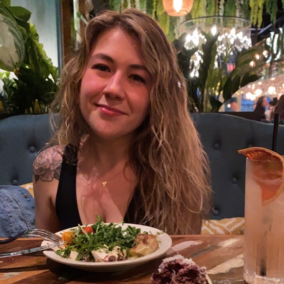 Profile Picture of Kristen Aulicino (@kaulicino23) on Poshmark