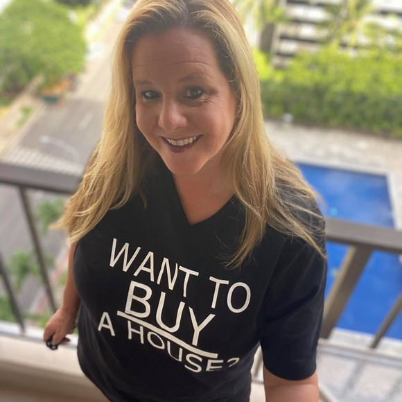 Profile Picture of Maureen Conwell (@twinlet) on Poshmark