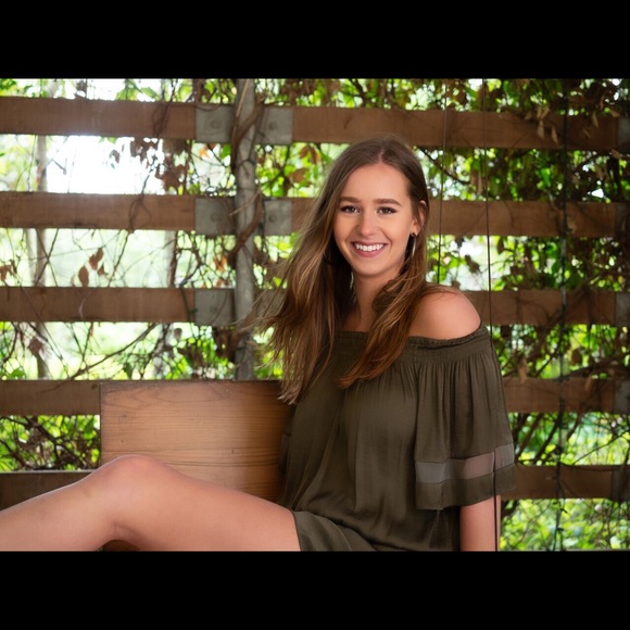Profile Picture of Shelby Andress (@shelbyandress) on Poshmark