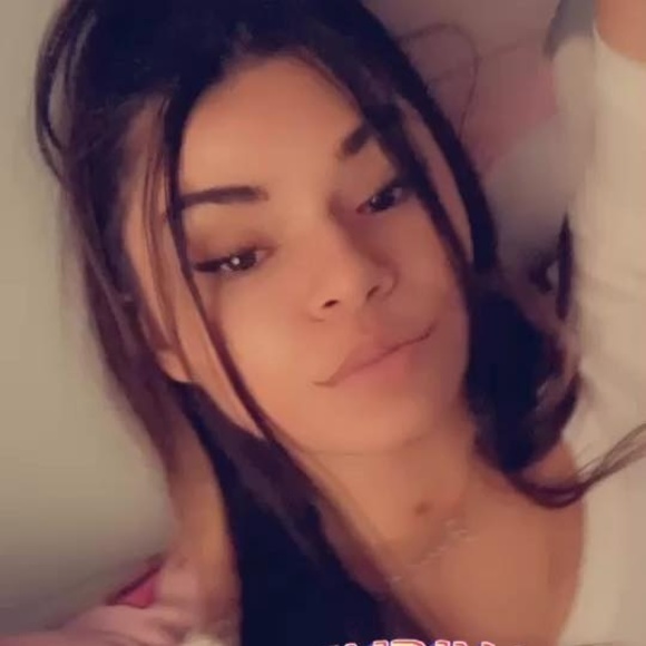 Profile Picture of Jillian Vulpis (@jillianvulpis) on Poshmark