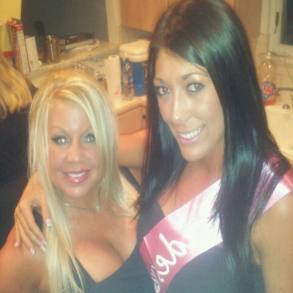 Profile Picture of Chandley Hephner (@chephner) on Poshmark
