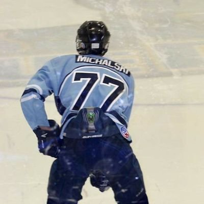 Profile Picture of Chris Michalski (@ChrisM_77) on Twitter