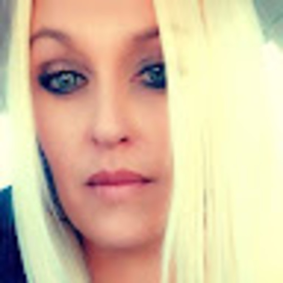 Profile Picture of Jade Gould (@jrgdecember) on Poshmark