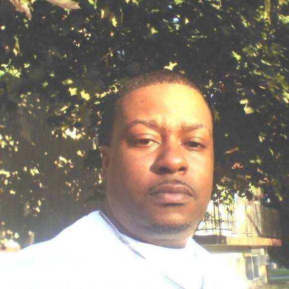 Profile Picture of Joe Gill (@hotboi7) on Poshmark