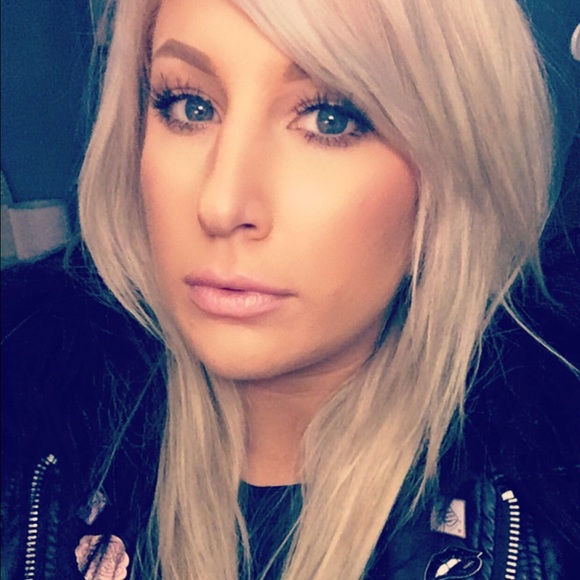 Profile Picture of Alexandra Dudek (@allymara26) on Poshmark