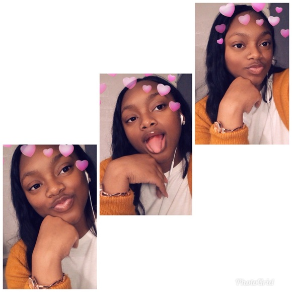 Profile Picture of Amari Smith (@amariii1) on Poshmark