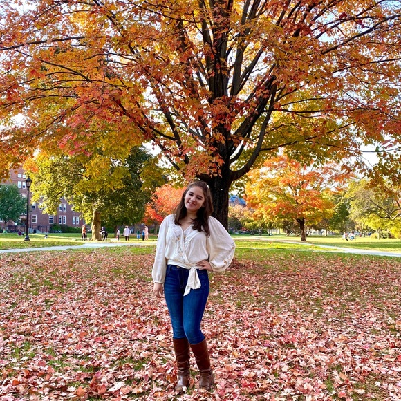 Profile Picture of Grace Speranza (@gcsperanza) on Poshmark