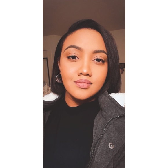 Alyssa Beepath - Poshmark Profile Picture of Alyssa Beepath (@alyssaob25) on Poshmark