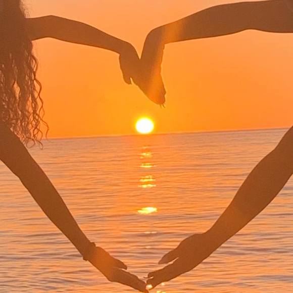 Profile Picture of Sugar Sugar (@sugarsugar37) on Poshmark