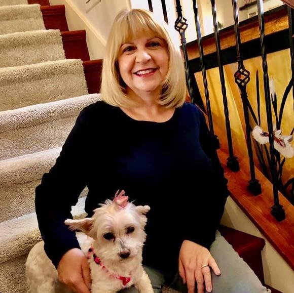 Profile Picture of Diane Barbati (@dianelw101) on Poshmark