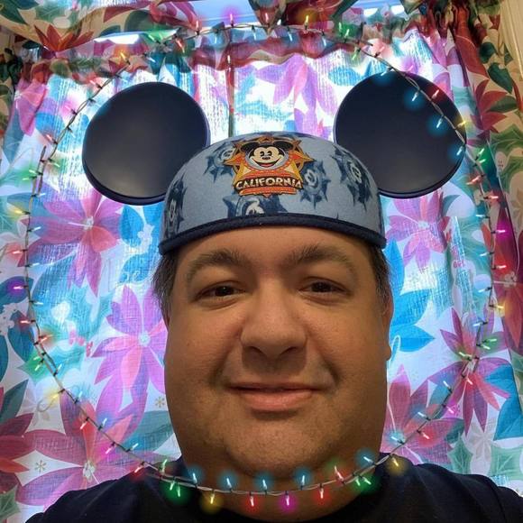 Profile Picture of Alfred Menna (@alfr92) on Poshmark