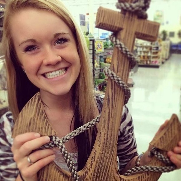 Profile Picture of Reba Campbell (@sunshinereba) on Poshmark