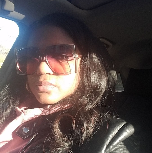 Profile Picture of Jamilah Jamilah (@jamilah1231) on Poshmark