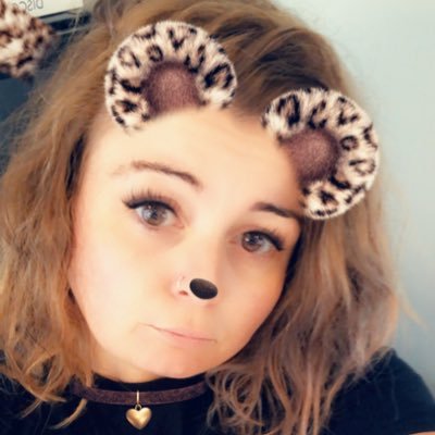 Profile Picture of Lisa Coutts (@lisasbeautybox6) on Twitter