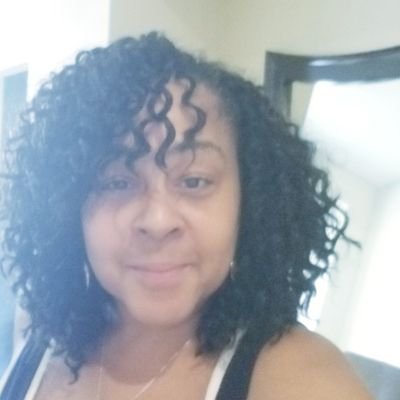 Profile Picture of Anita Malone (@heyredanita) on Twitter