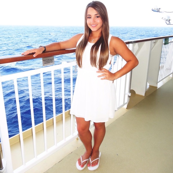 Profile Picture of Briana Senatore (@brianaraex) on Poshmark
