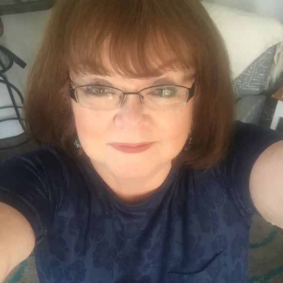 Profile Picture of Dawn Powers (@powers7772) on Poshmark
