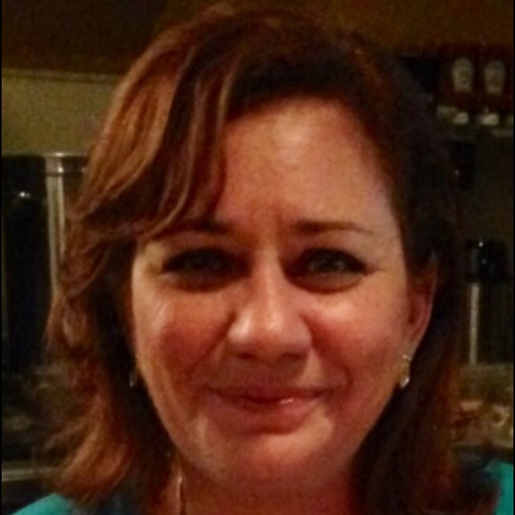 Profile Picture of Nadia Silva (@nadiamaria) on Poshmark